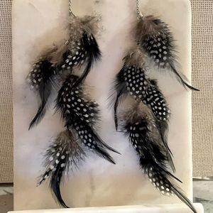 Long black feather boho earrings black & White